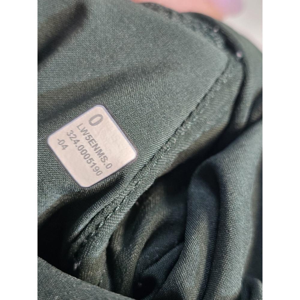 Lululemon Women's Green Joggers Tshirt Lot Of 2 Size 0 - Picture 5 of 7